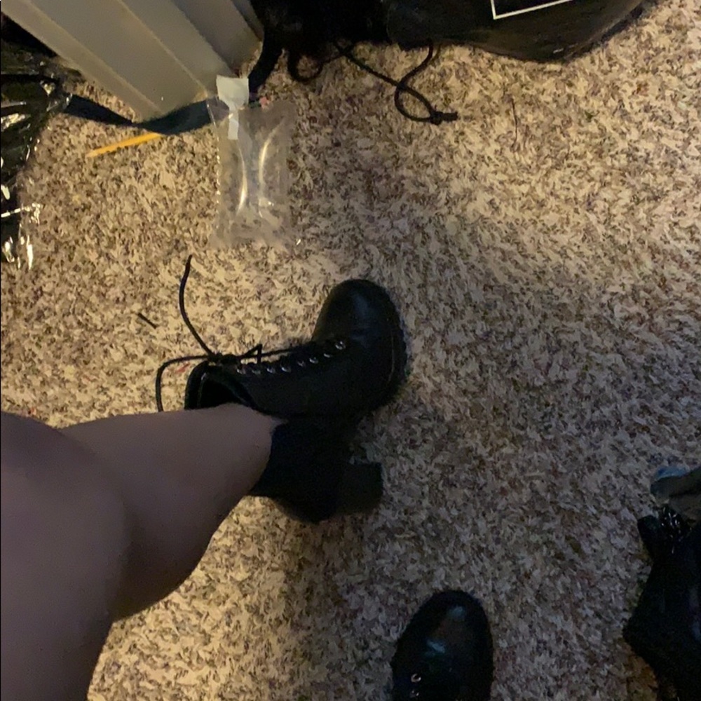 Boots - Picture 4 of 7